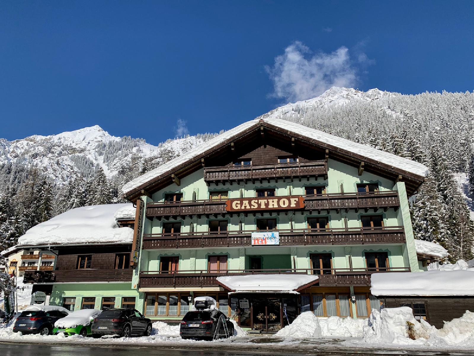 Apartment and Chalet