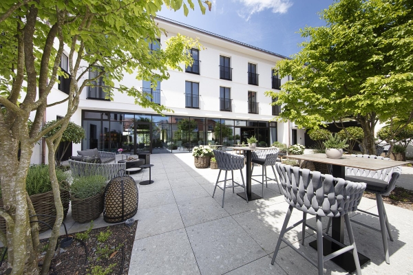 Apartment and Chalet