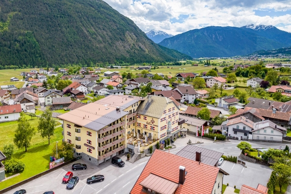 Apartment and Chalet 