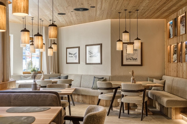 Restaurant © Fam. Walchhofer-Atelier Wolkersdorfer