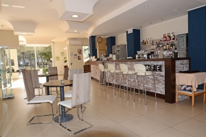 Bar  Bar