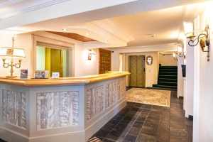 Reception & Lobby 