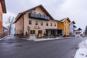 Apartment and Chalet 