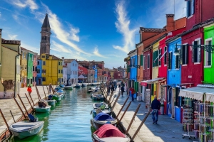 Burano © Pixabay/gabmarjan